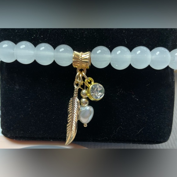 BOGO FREE White Jade Crystal Beaded Bracelet Handmade - Picture 2 of 5